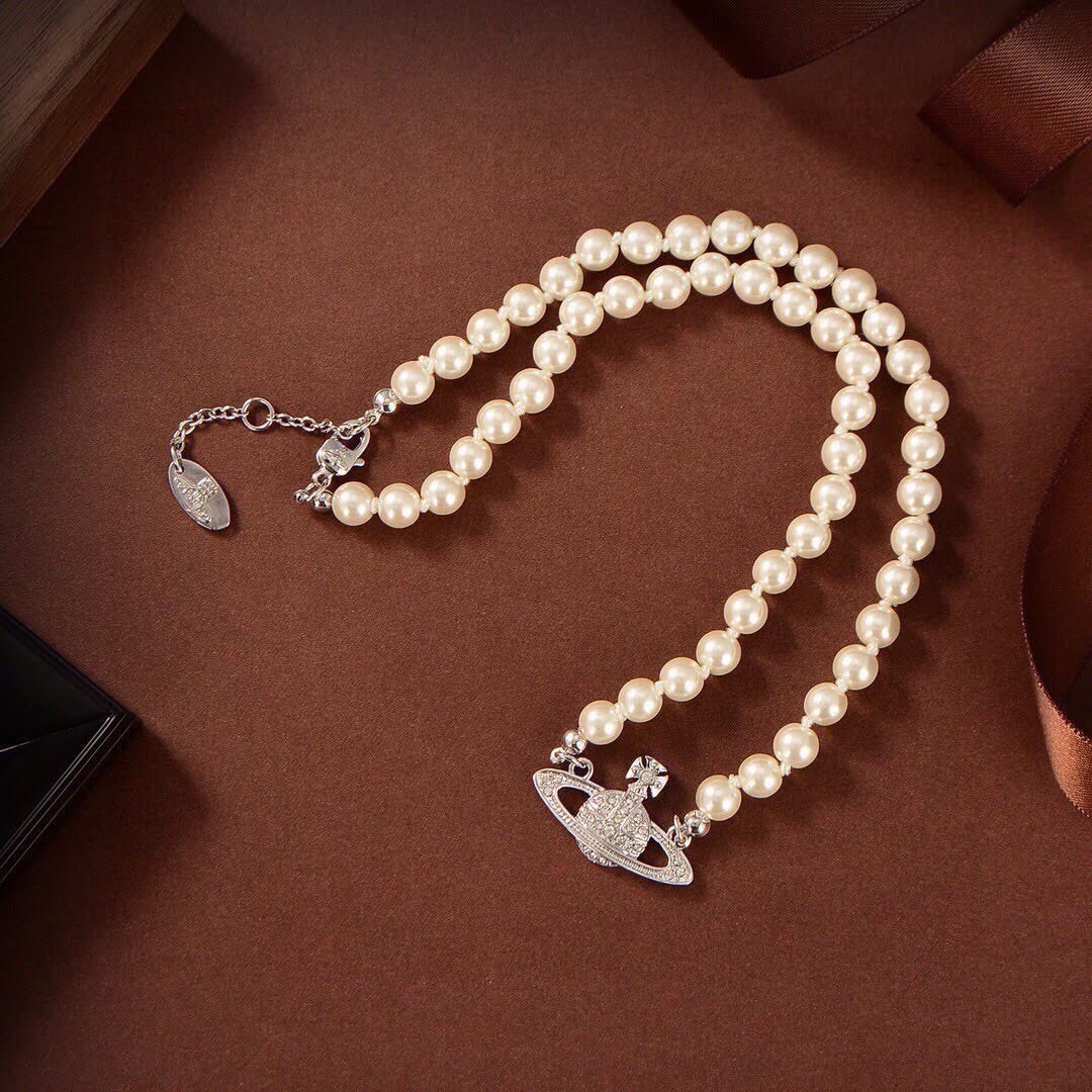 Vivienne Westwood Bee Pendant Pearl Necklace